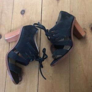 Frye Sofia Tie On Sandal